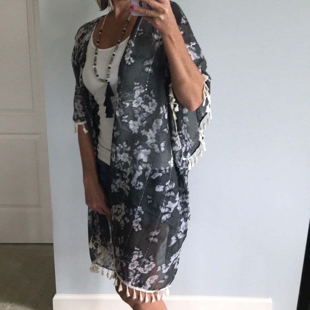 ♥️LAST 1♥️Floral Print Kimono - Picture 3 of 7